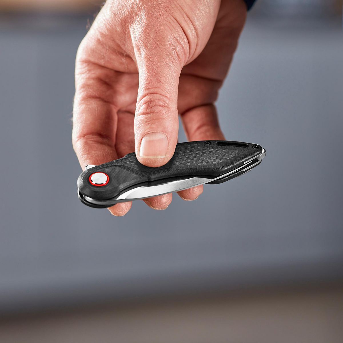 Drop Point Knife with Ceramic Bearings M6836
