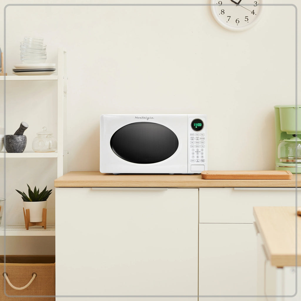 0.7 Cu Ft Retro Microwave I54102